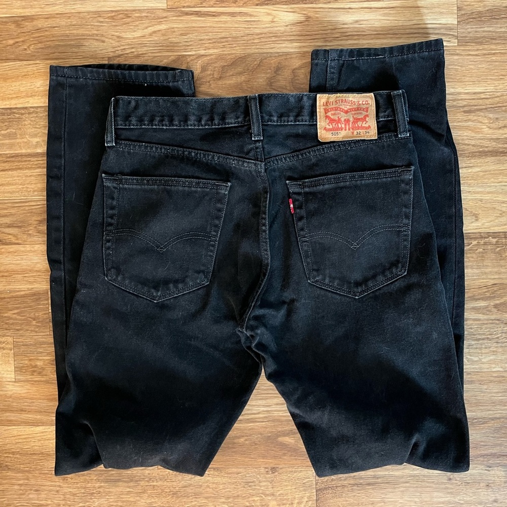 Levi’s 505 jeans. Marked 32-fit Like 30